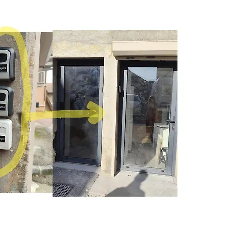 Cosy Et Chaleureux, Centre Village, Proche Commodite Appartement *